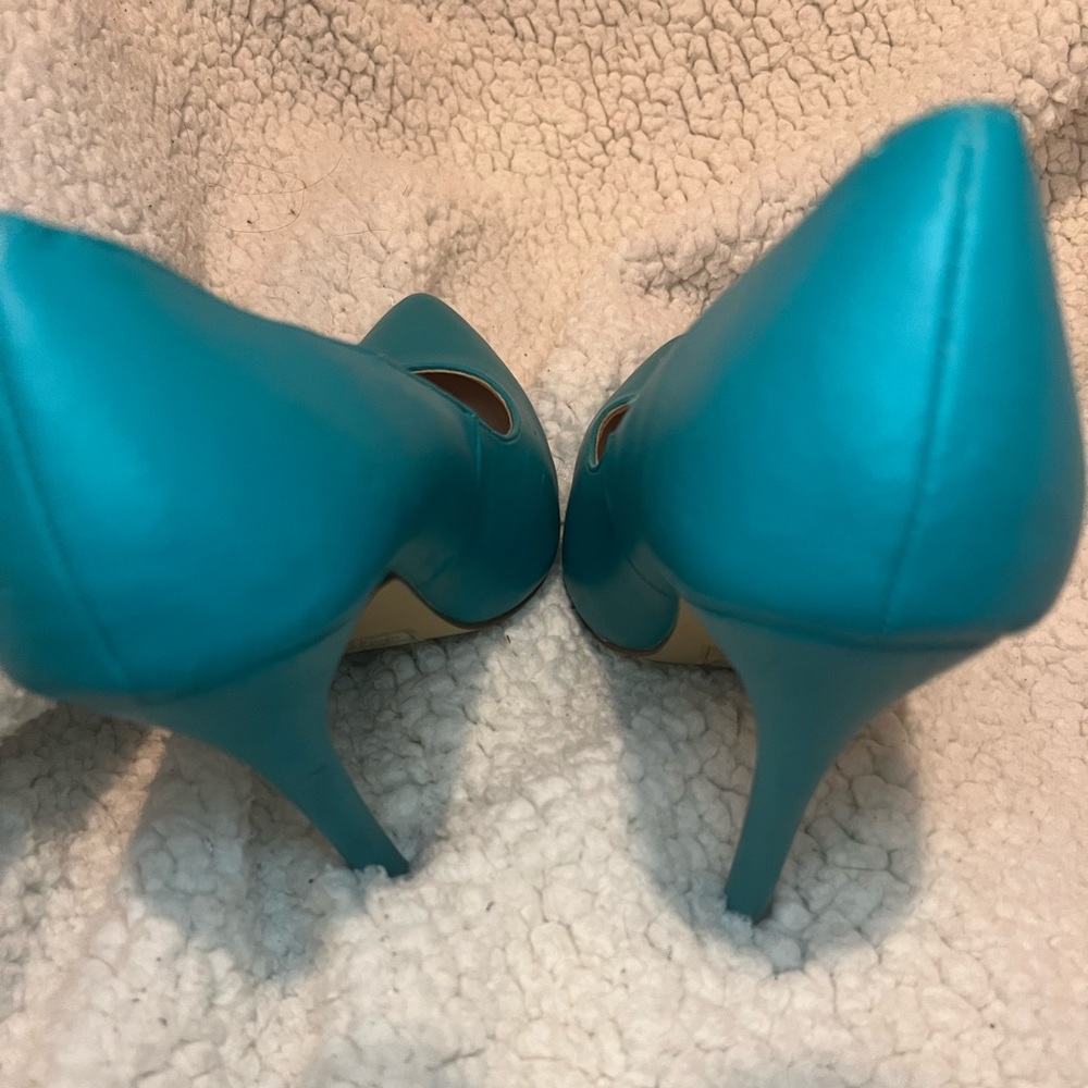 Signature Blue Pumps - Picture 2 of 2